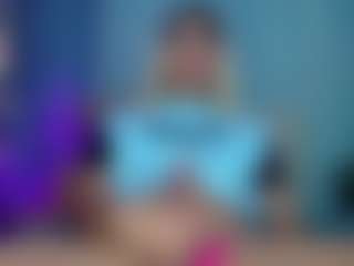 Live cam show with JuliaBulette - Lean on Camsoda
