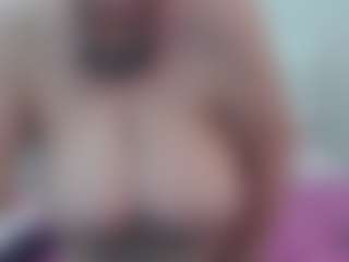 Live cam show with KayleSmoll - Grey on xplaylive.com