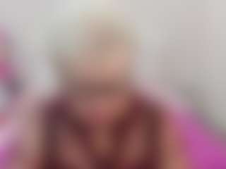 Live cam show with KayleSmoll - Granny Blonde Hair on Gym Cam Girls