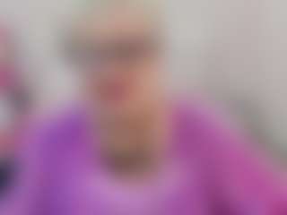 Live cam show with KayleSmoll - Grey on Camsoda