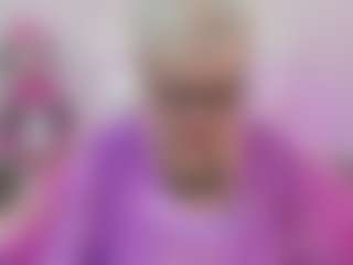 Live cam show with KayleSmoll - Granny on Camsoda