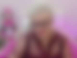 Live cam show with KayleSmoll - Granny Latina on Camsoda