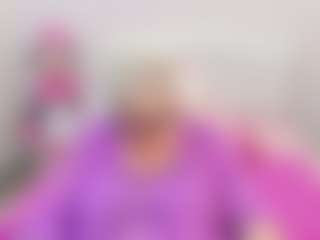 Live cam show with KayleSmoll - Granny Latina on Camsoda