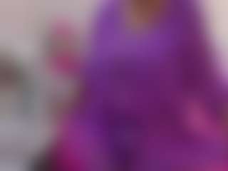 Live cam show with KayleSmoll - Old on makecum.org