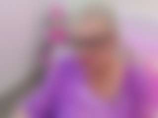 Live cam show with KayleSmoll - Senior on makecum.org