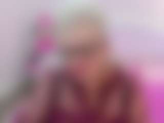 Live cam show with KayleSmoll - Senior on hrnylive.com