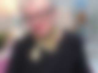 Live cam show with KayleSmoll - Granny on Free Soda
