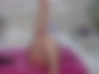 Live cam show with KayleSmoll - Granny MILF on CamwithHer