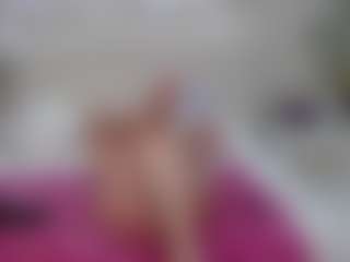 Live cam show with KayleSmoll - Granny on Camming Site