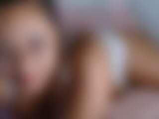 Live cam show with Willowx001 - Bald on slutload