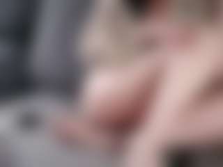 Samantha MILF webcam performer live streaming