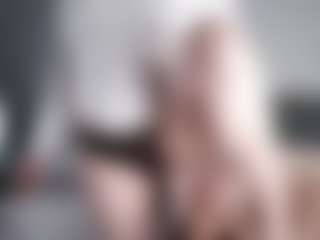 Live cam show with Samantha - Fingering MILF on SpunkLive