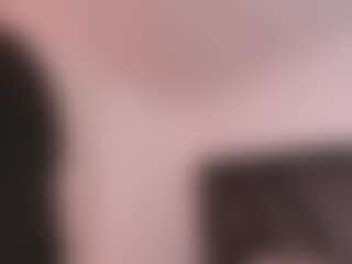 AnnieLacrof's Live Sex Cam Show