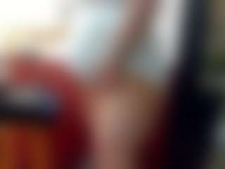 Live cam show with DaianaLutzRx - Nipple Piercings on livesuperchat.net