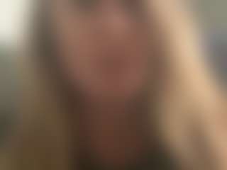 Live cam show with LeMilf - Tongue on slutload