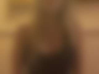 Live cam show with LeMilf - Tongue on Camsoda