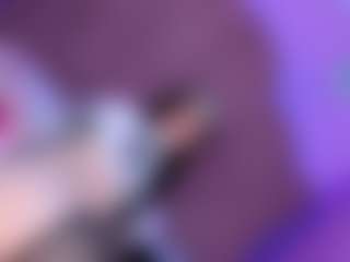 EvaaMooree's Live Sex Cam Show