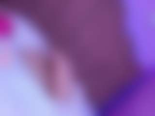 EvaaMooree's Live Sex Cam Show