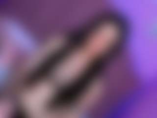 EvaaMooree's Live Sex Cam Show