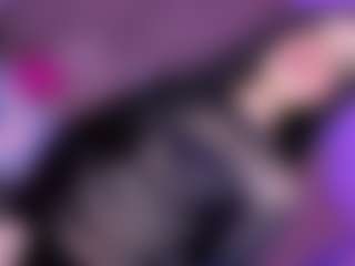 EvaaMooree's Live Sex Cam Show