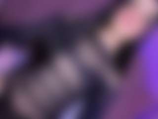 EvaaMooree's Live Sex Cam Show