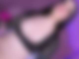 EvaaMooree's Live Sex Cam Show