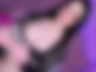 EvaaMooree's Live Sex Cam Show