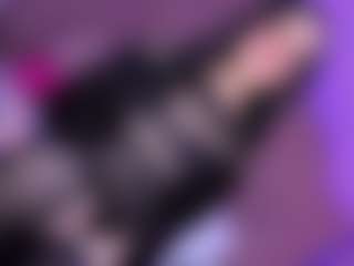 EvaaMooree's Live Sex Cam Show