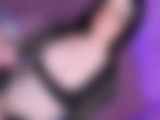 EvaaMooree's Live Sex Cam Show