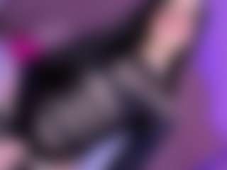 EvaaMooree's Live Sex Cam Show
