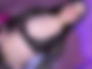 EvaaMooree's Live Sex Cam Show