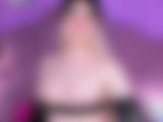 EvaaMooree's Live Sex Cam Show
