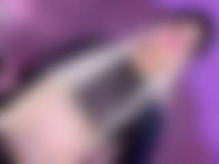 EvaaMooree's Live Sex Cam Show