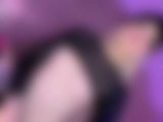 EvaaMooree's Live Sex Cam Show