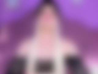EvaaMooree's Live Sex Cam Show