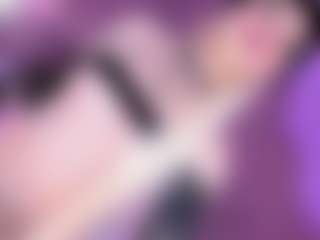 EvaaMooree's Live Sex Cam Show