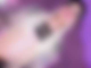 EvaaMooree's Live Sex Cam Show