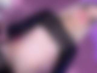 EvaaMooree's Live Sex Cam Show