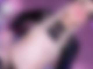 EvaaMooree's Live Sex Cam Show