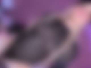 EvaaMooree's Live Sex Cam Show