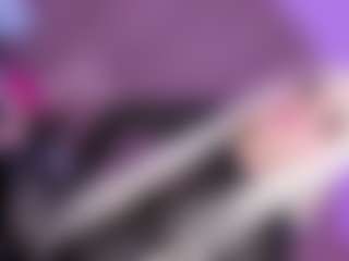 EvaaMooree's Live Sex Cam Show