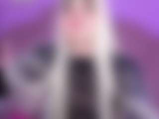 EvaaMooree's Live Sex Cam Show