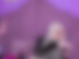 EvaaMooree's Live Sex Cam Show