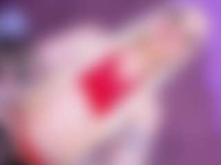 EvaaMooree's Live Sex Cam Show