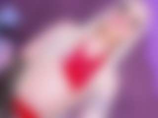EvaaMooree's Live Sex Cam Show