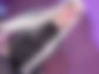 EvaaMooree's Live Sex Cam Show
