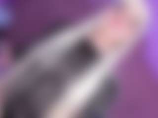EvaaMooree's Live Sex Cam Show