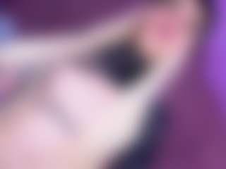 Live cam show with EvaaMooree - Facial Piercings on CamwithHer