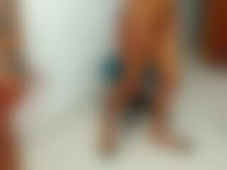 Live cam show with Little-lizzy - Athletic on Gym Cam Girls