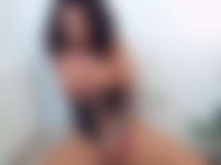lovelybrowniee's Live Sex Cam Show